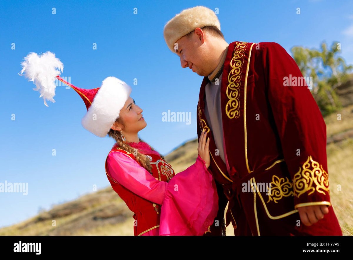 Национальный казахский костюм пара