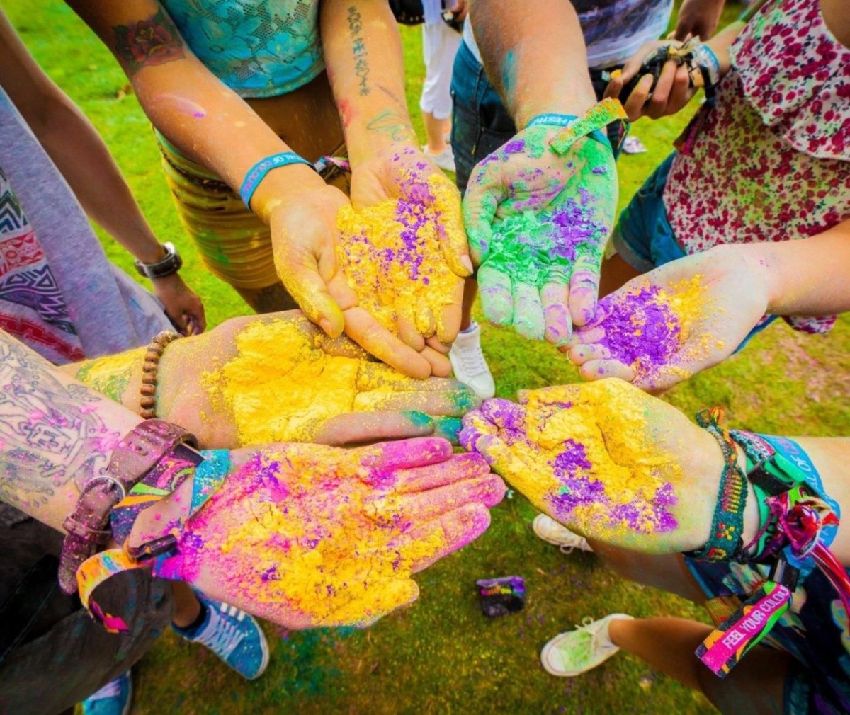 Яркие краски