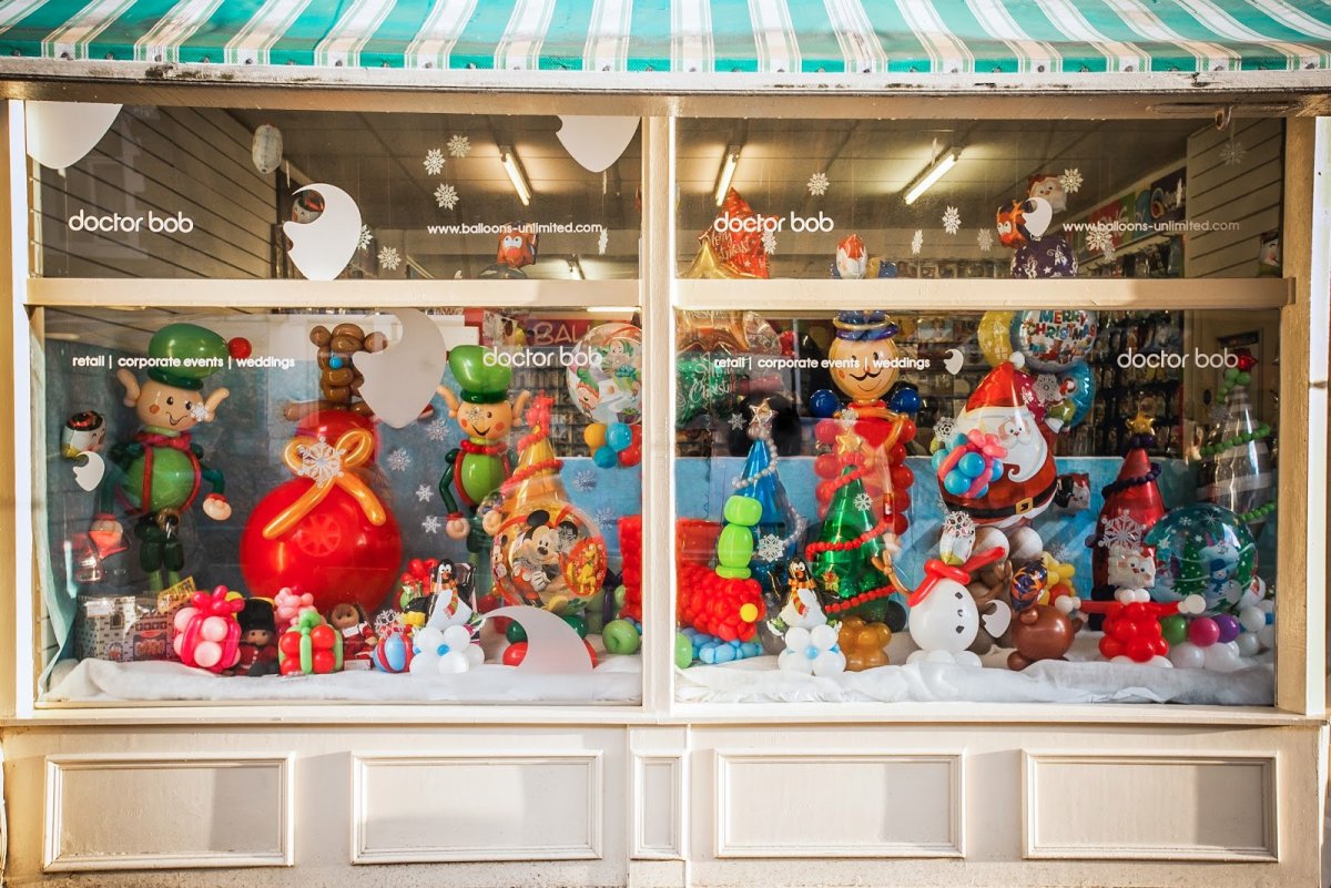 Витрина магазина игрушек