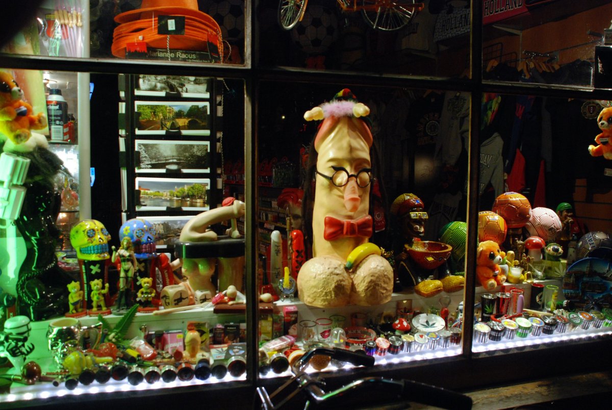 Сувенирная витрина