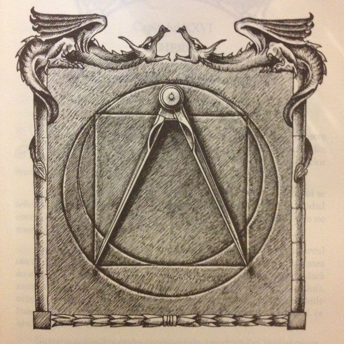 Масонский знак циркуль и наугольник