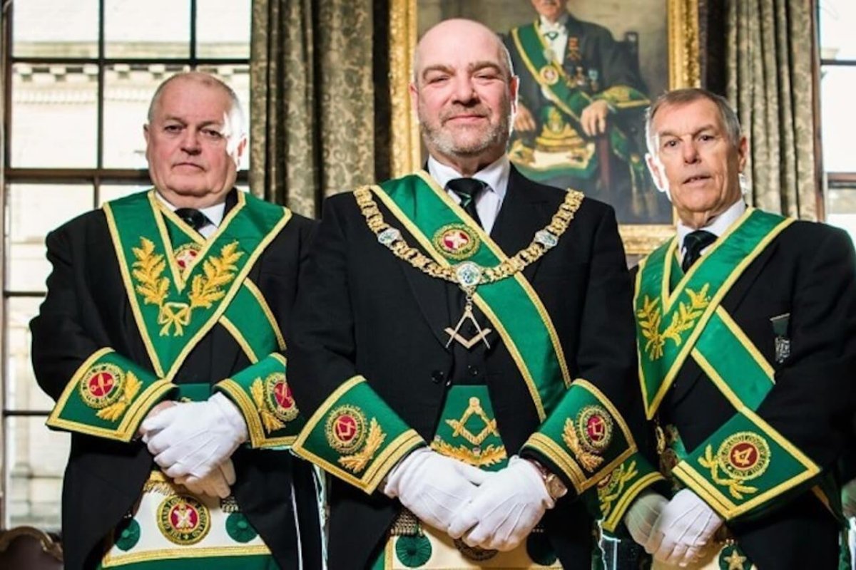 Масонский символ пирамида