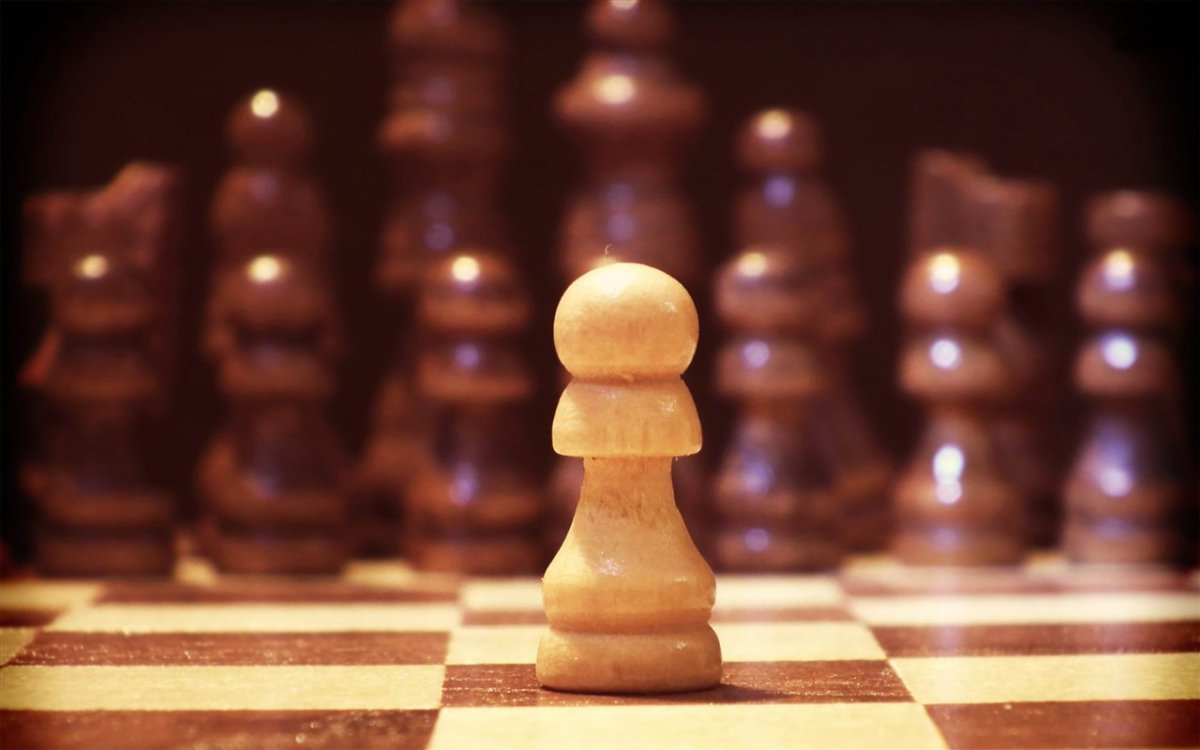 Пешка и Королева шахматы