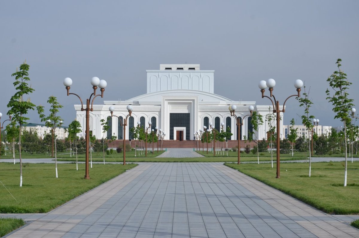 Чайхана в Узбекистане плов