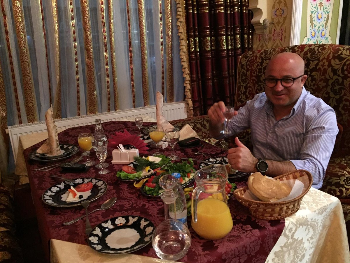 Чайхана в Узбекистане плов