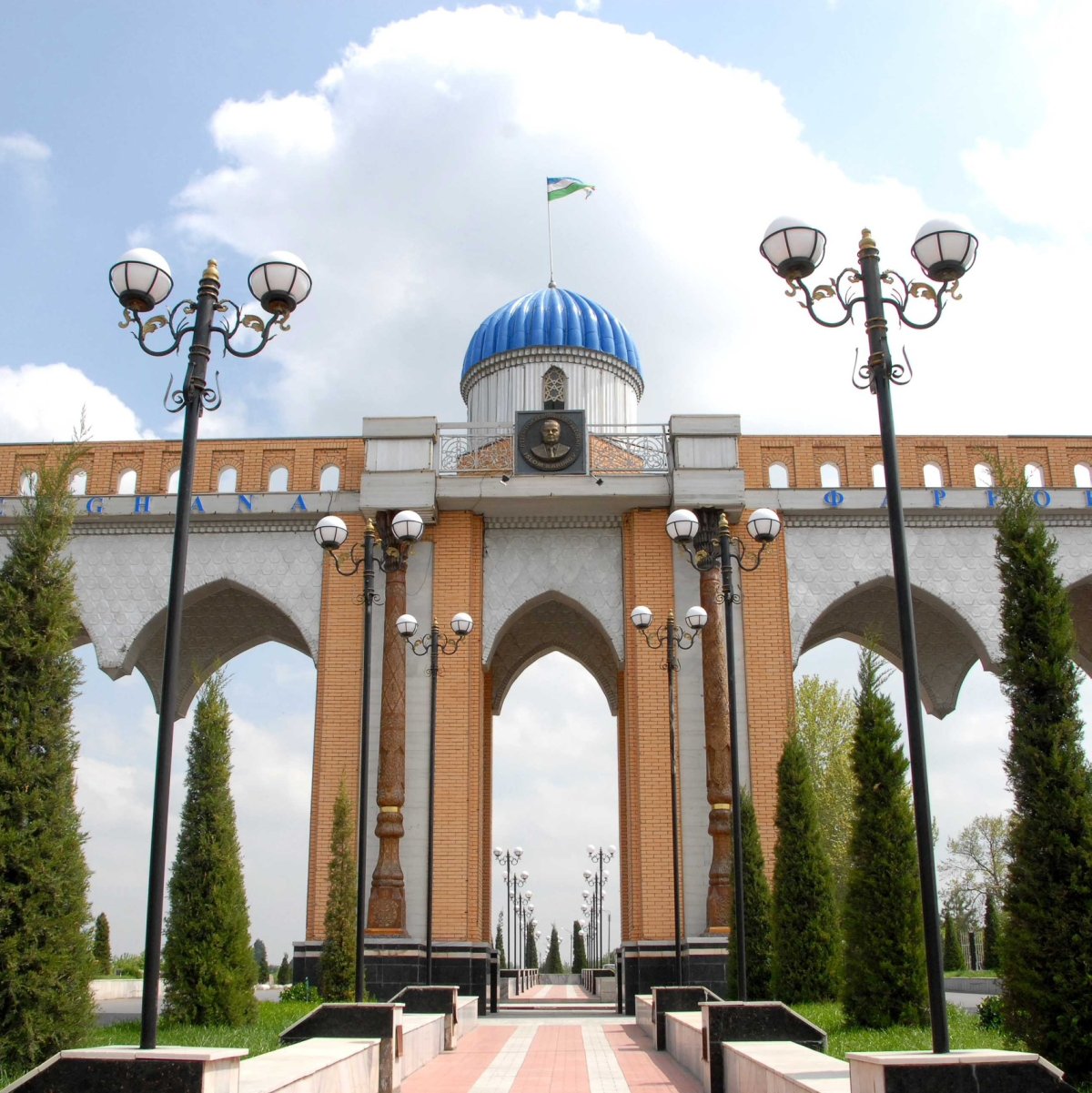 Чайхана в Узбекистане плов