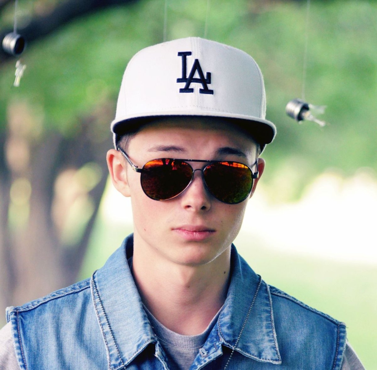 Анонимус с автоматом