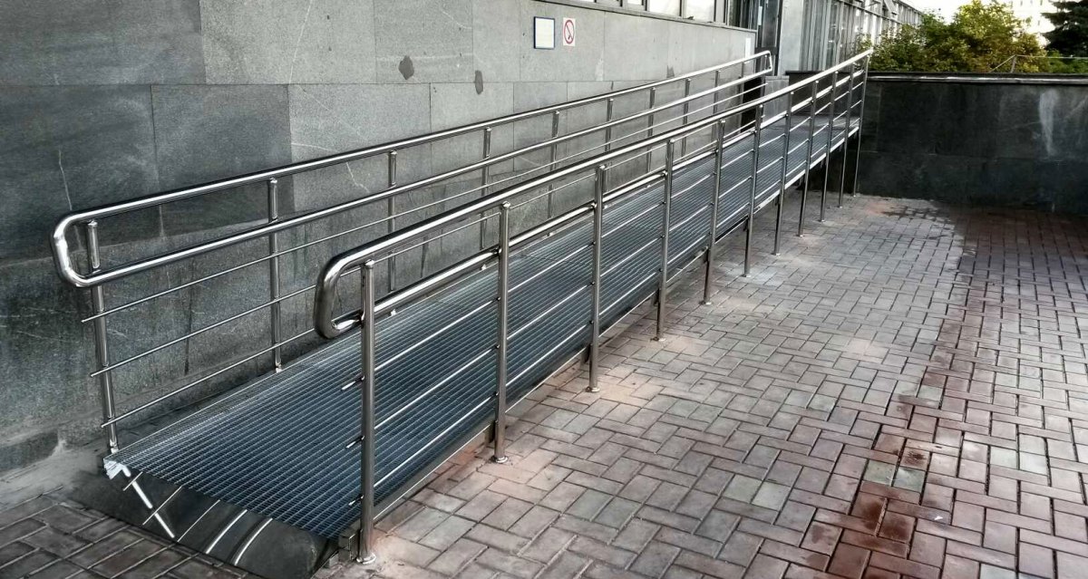 Металлический пандус для МГН