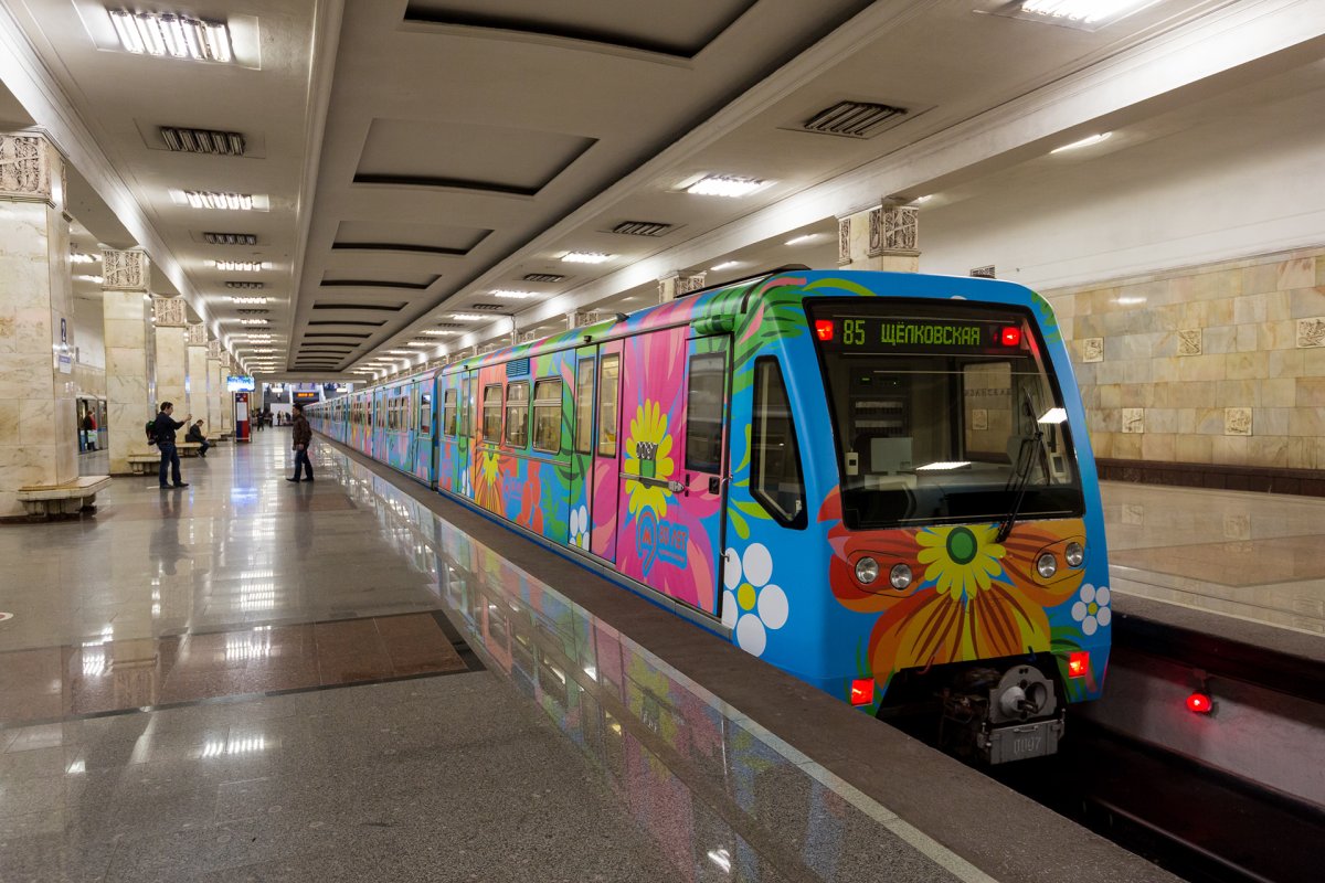 Уезжающий поезд