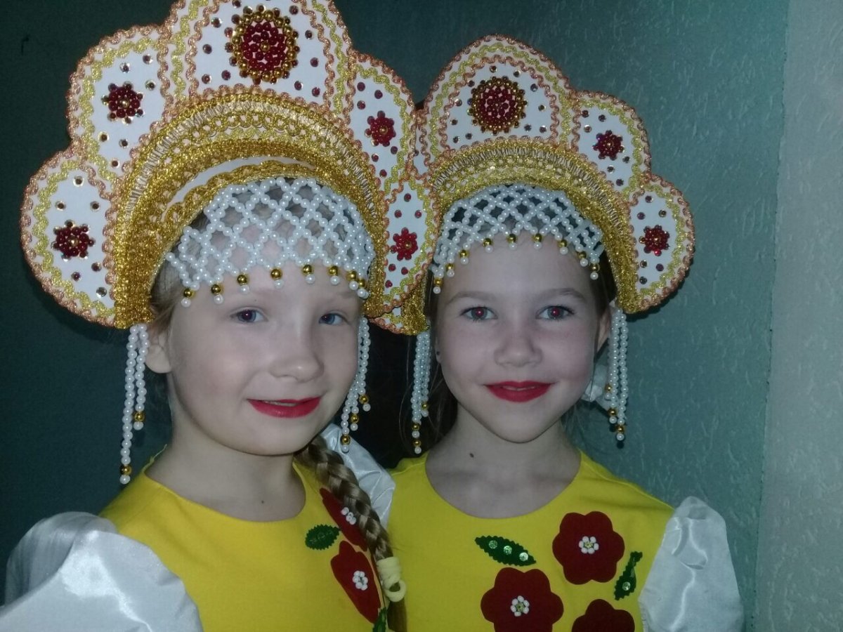 Кокошник «Яна» белый-золото