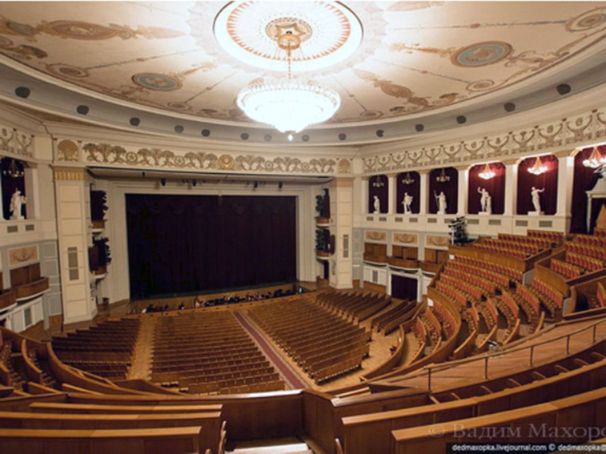 Новосибирск здание театра оперы и балета