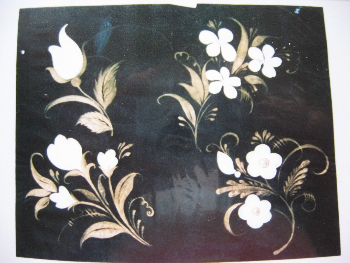 Петербургская роспись подносов