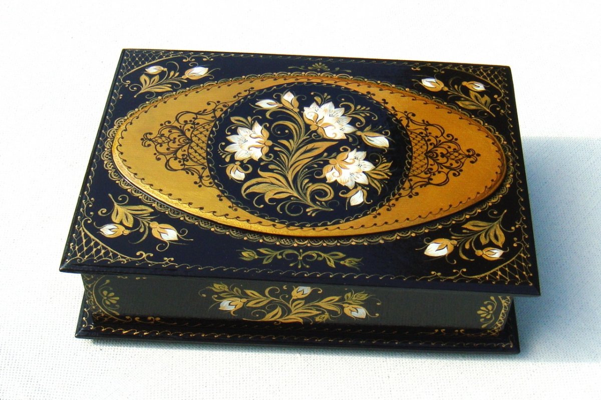 Петербургская роспись по дереву