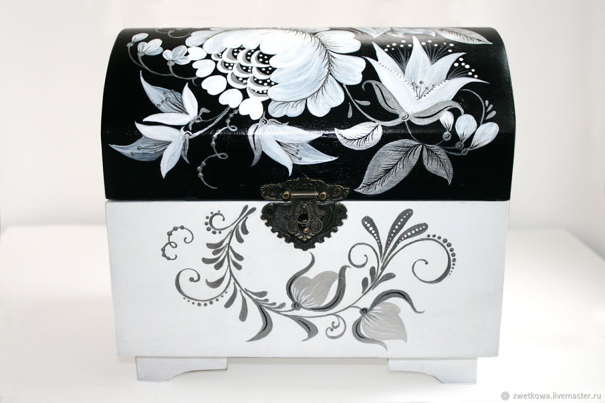 Петербургская роспись подносов