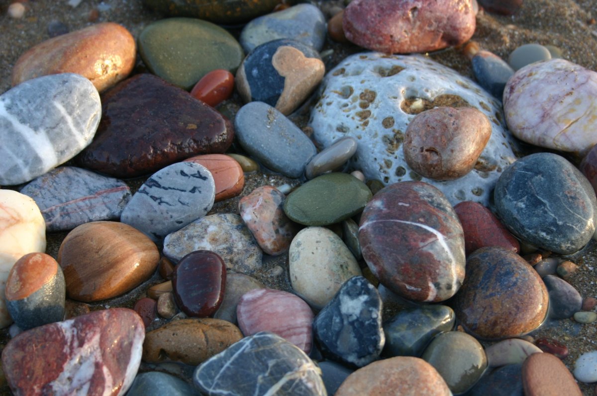 Разноцветная морская галька