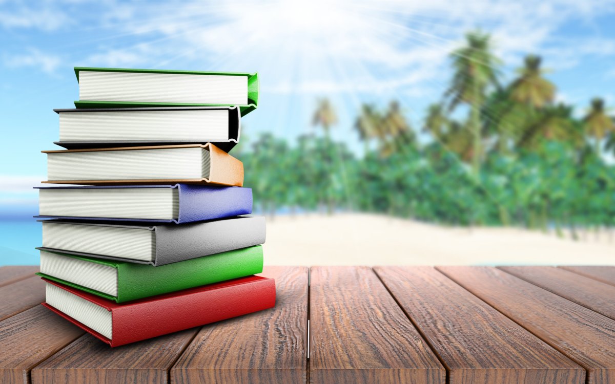 Стопка книг стикер