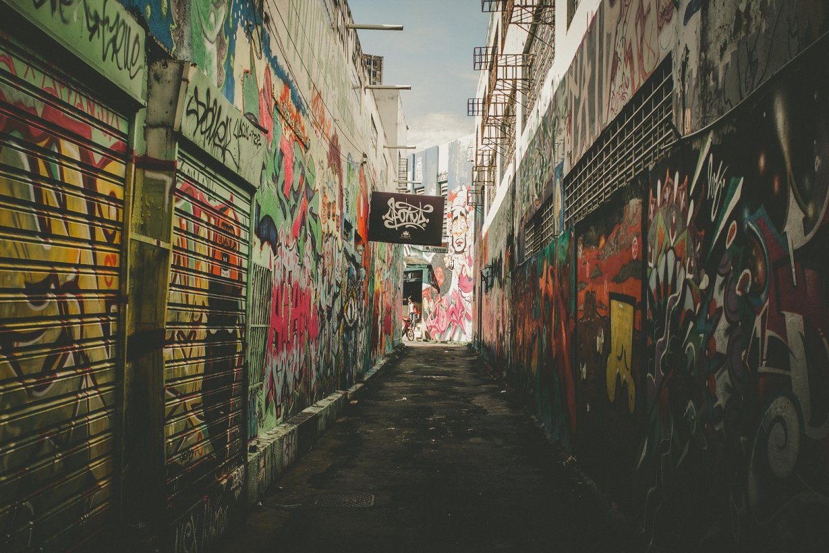 Нью Йорк гетто переулки с граффити