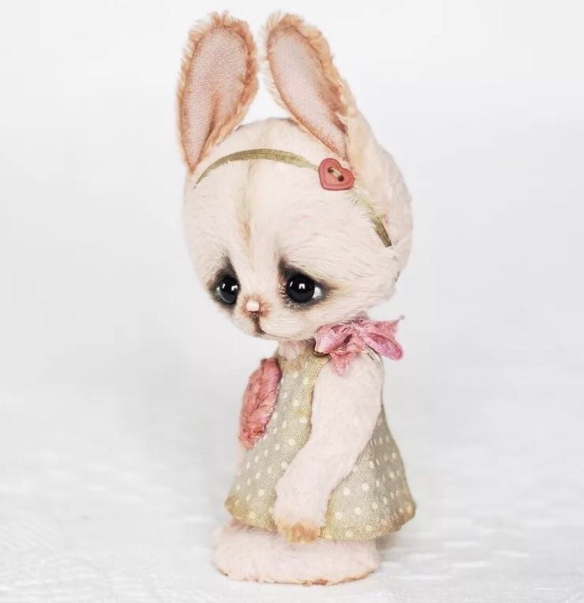 Грустный заяц