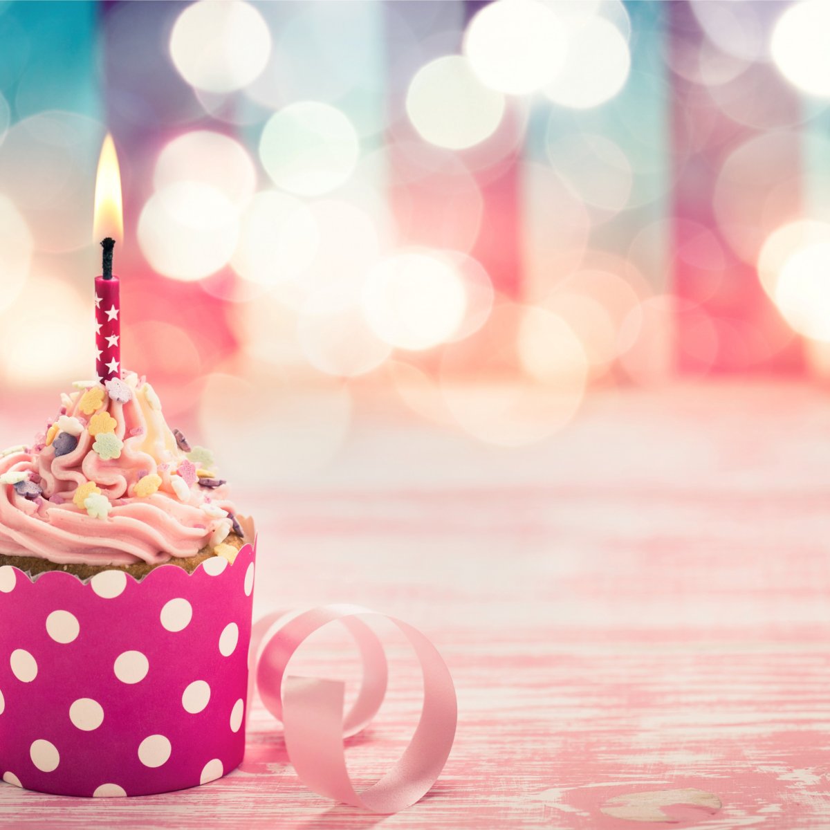 Открытка с днём рождения со слоном