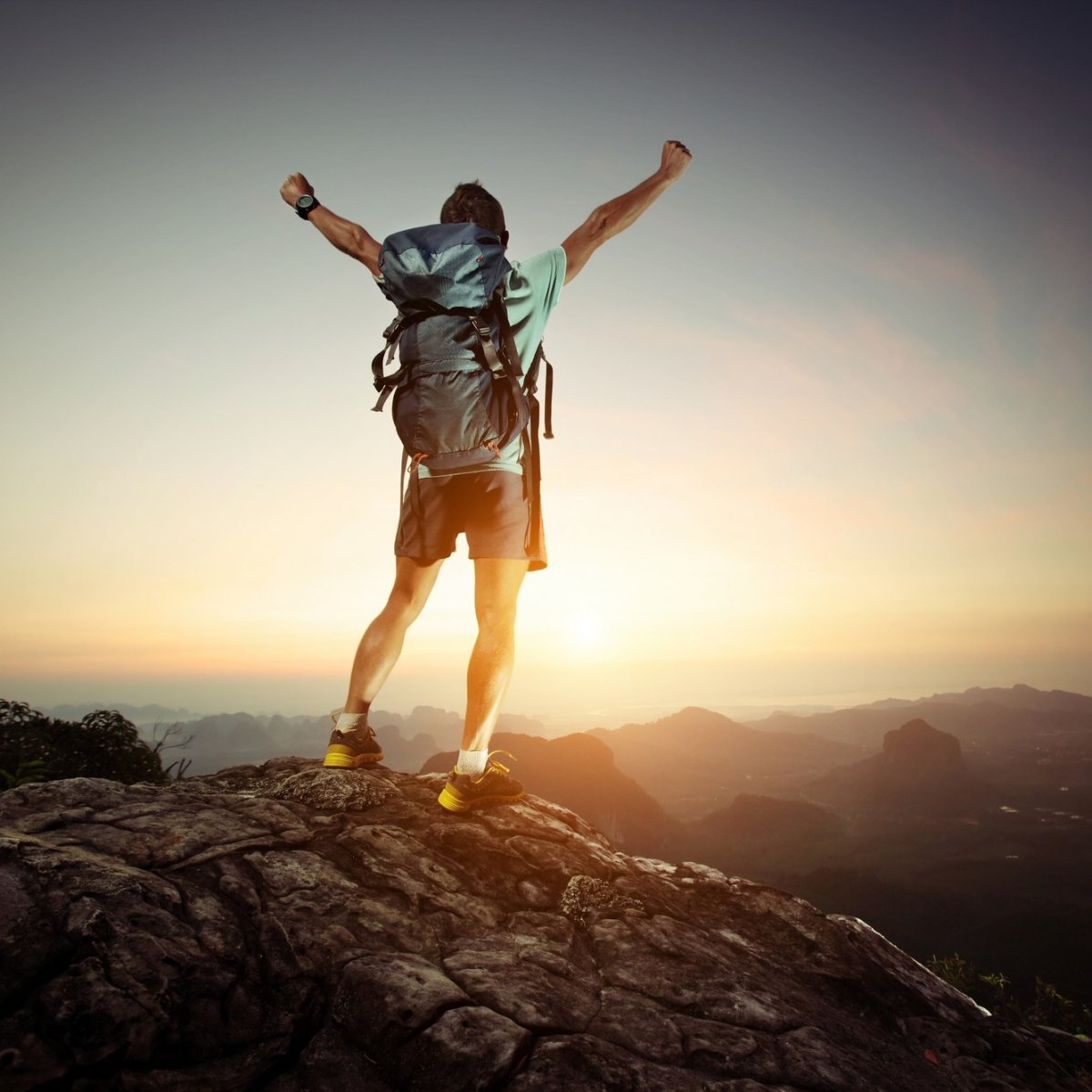 Парень с книгой