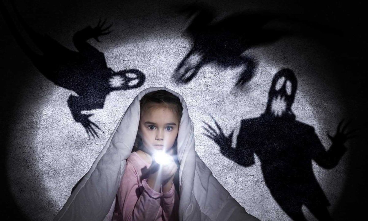 Мальчик боится Темноты