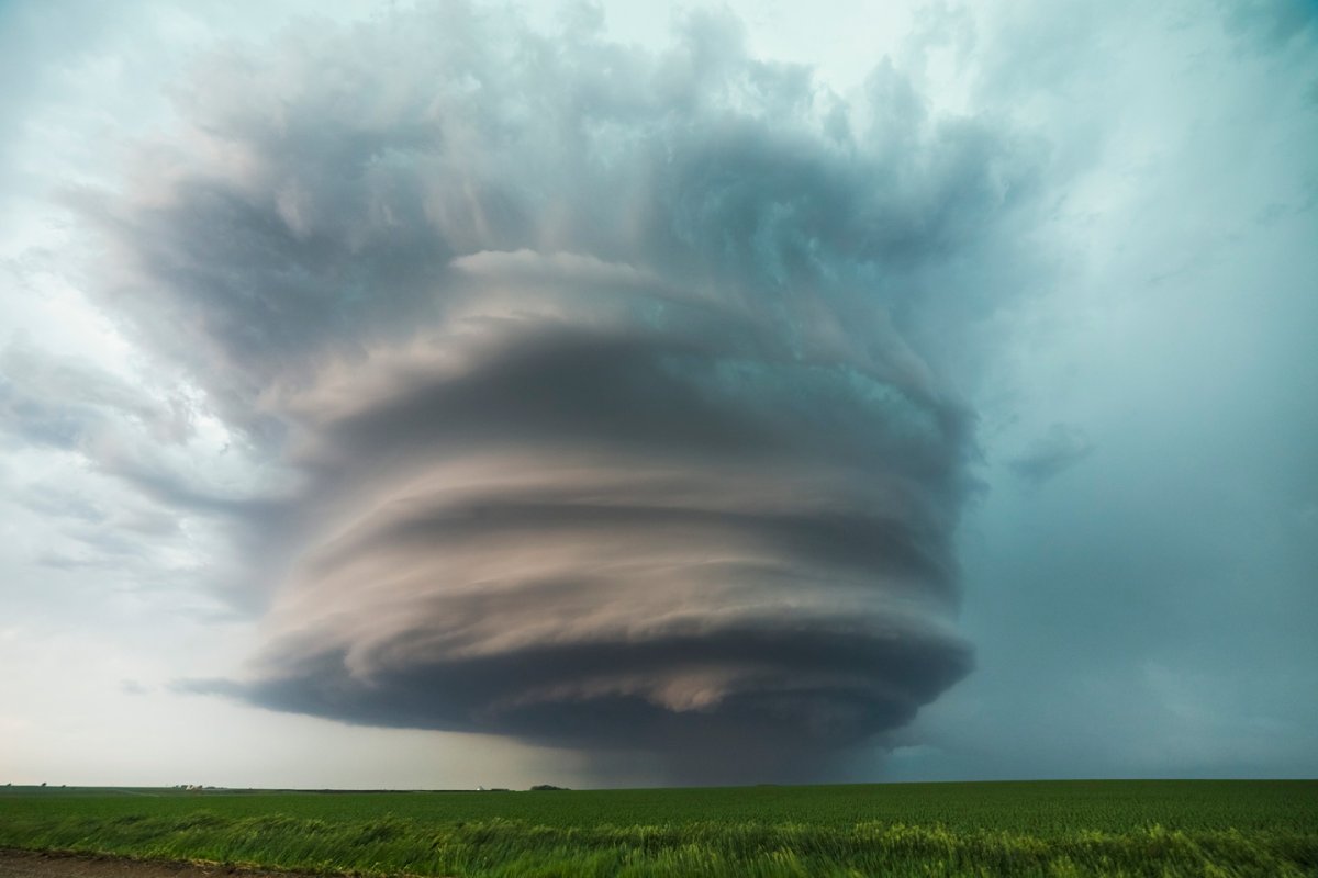 Буря смерч шторм Торнадо