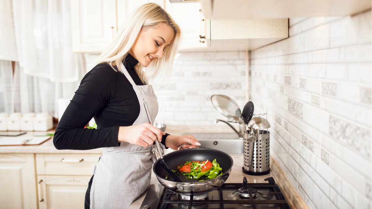 Требуется повар