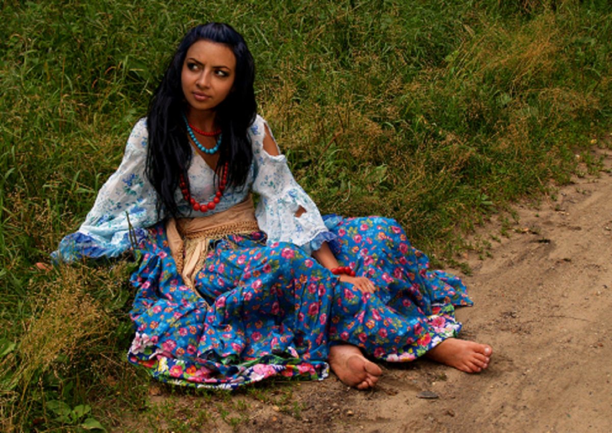 Нелли Мальцева цыганка