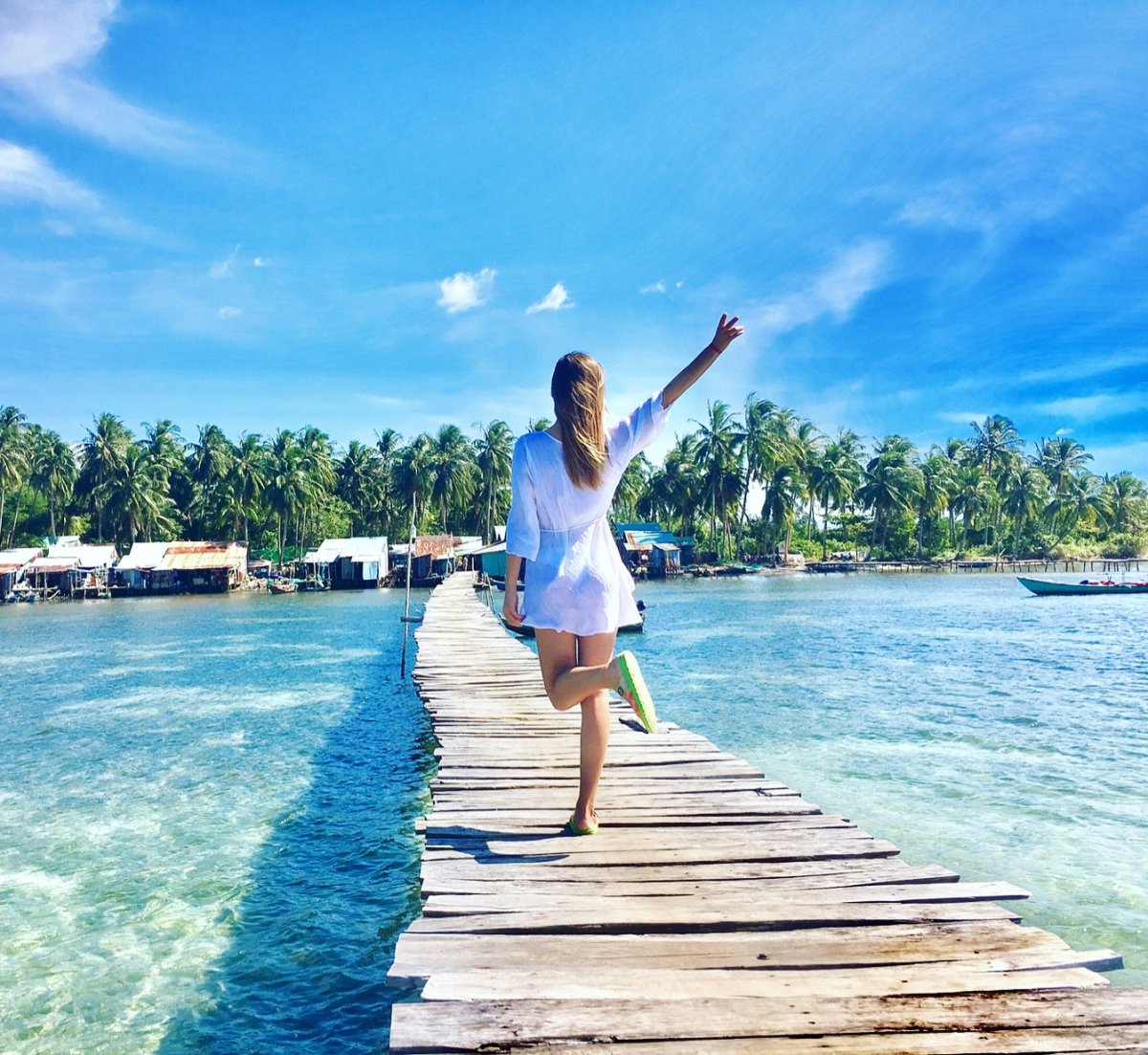 Кокосы на море