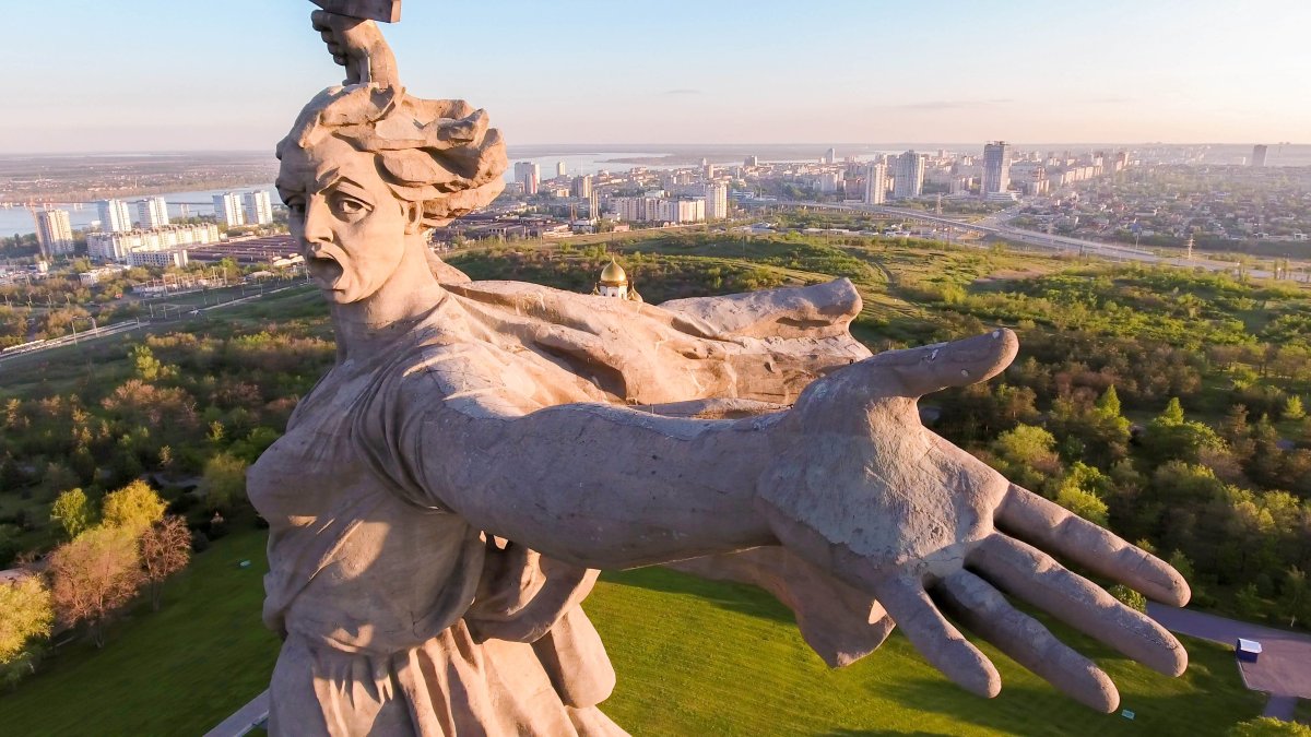 Скульптура Родина-мать Мамаев Курган Волгоград